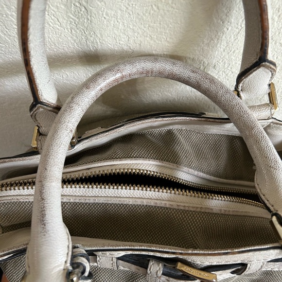 Retired Michael Kors Kingsbury Tan and Cream Shoulder Bag - Picture 10 of 16